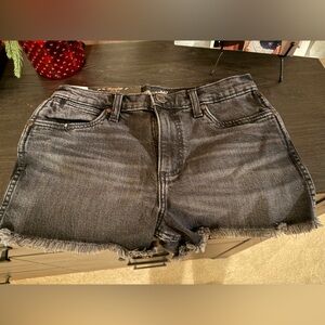 Black denim cut off wrangler shorts size 29 nwt